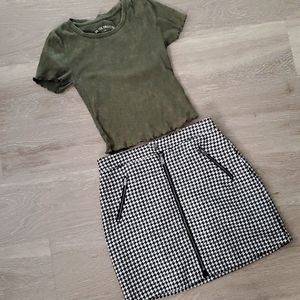 Hollister skirt and 2 tops size medium